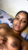 Jovencita dominicana mostrando su coño